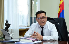 Б.Баярбаатар: Нийслэл, орон нутгийн 6000 төрийн албан хаагчдын санал бодлыг сонссон, үүнийг салбарын хууль, тогтоомжид  тусгахаар ажиллаж байна