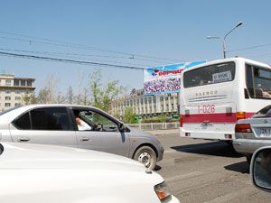 Сүхбаатарын талбайн урд автобус зогсохгүй