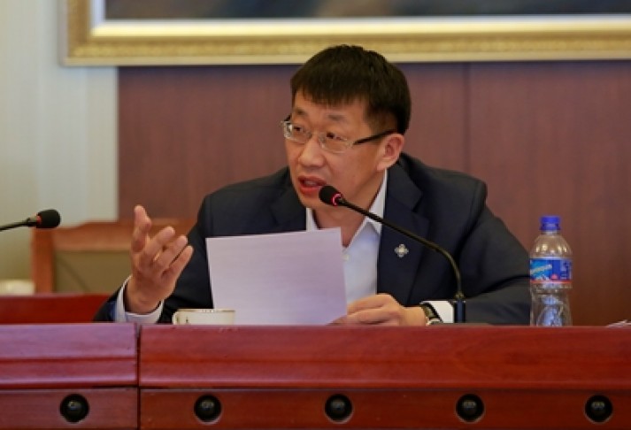 Л.Энх-Амгалан: Монгол улс төсөв, төслийн хямралд оржээ