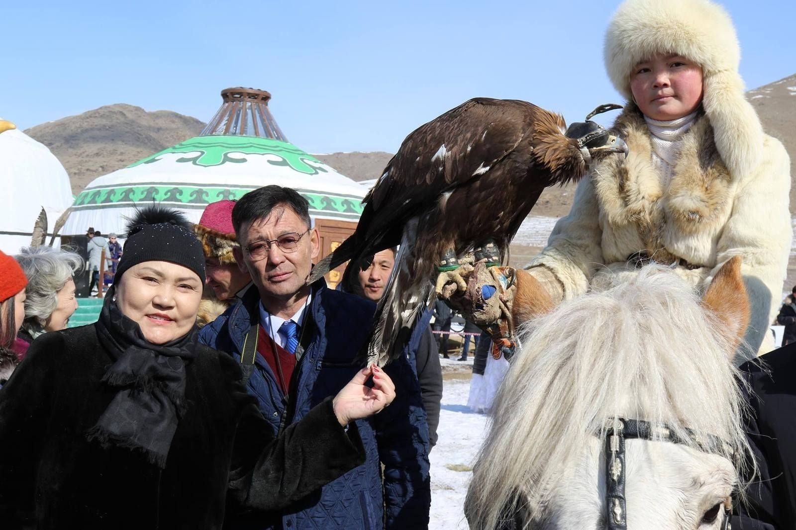 Бүргэдийн баярт Н.Айшолпан охин урилгаар оролцлоо