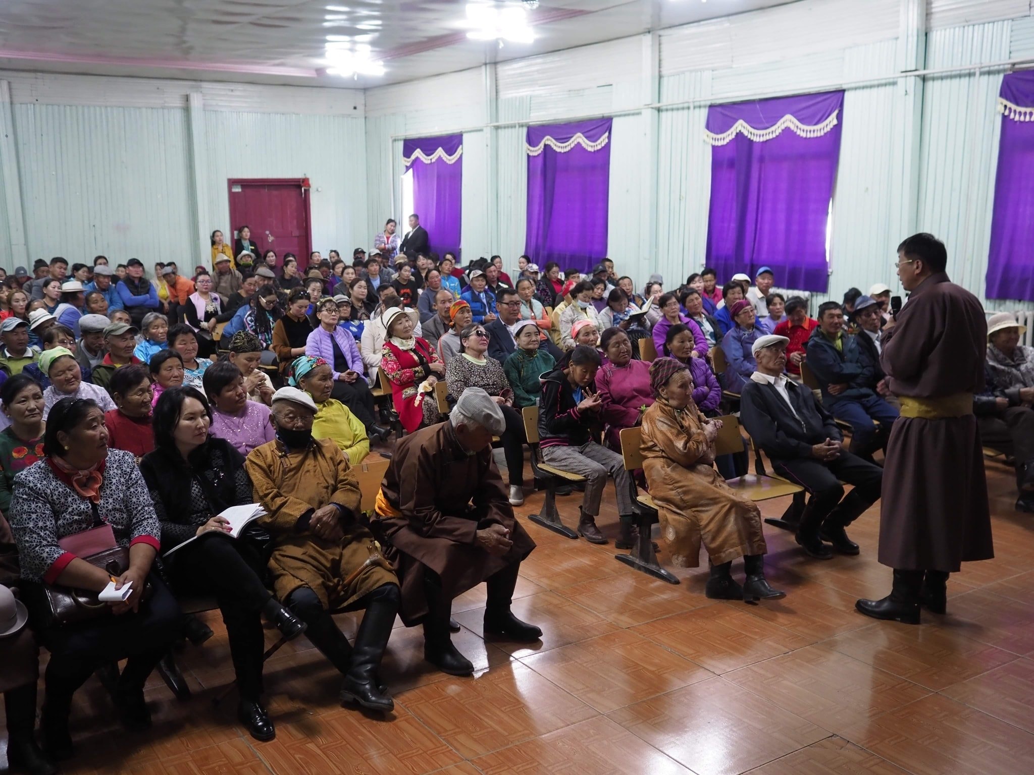 УИХ-ын гишүүн Л.Энх-Амгалан Хөвсгөл аймгийн Тосонцэнгэл, Түнэл сумын иргэдтэй уулзалт хийлээ