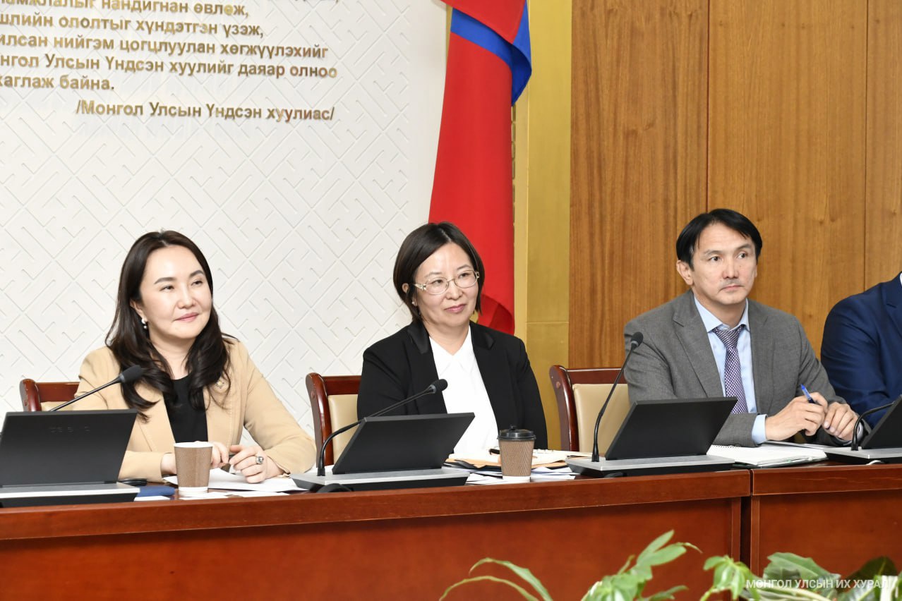 Дэлхийн банкны төлөөлөгчидтэй уулзлаа