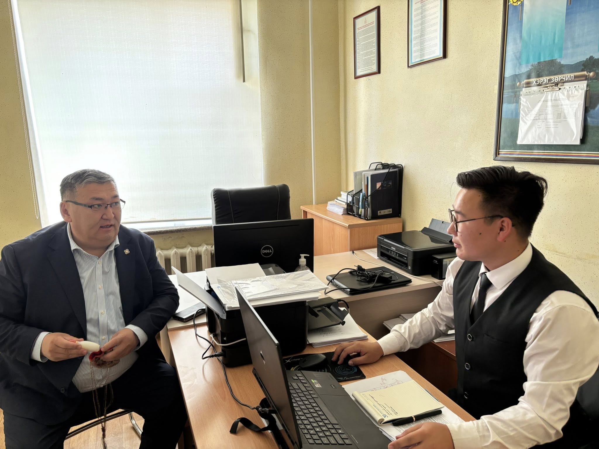 Тойргийн иргэдийнхээ санал, хүсэлтийг сонслоо